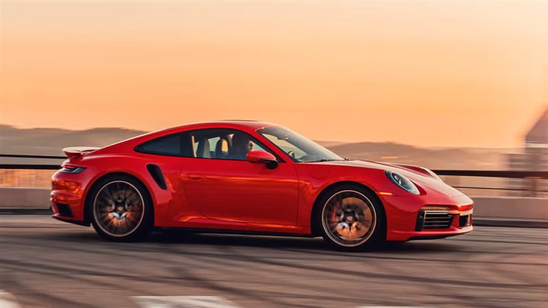  بورشه 911 توربو إس الهجينة 2025