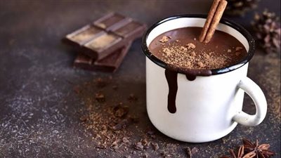 الشوكولاتة الساخنة تؤثر على صحة العظام.. خبراء يحذرون 