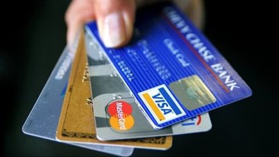 احذر..الحبس 3 أشهر وغرامة 50 ألف جنيه عقوبة الاستيلاء على بطاقات عملاء البنوك
