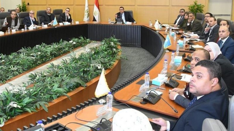 اجتماع وزير الإسكان 
