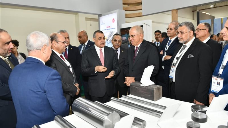 جولة وزير الدولة للإنتاج الحربي بـ
