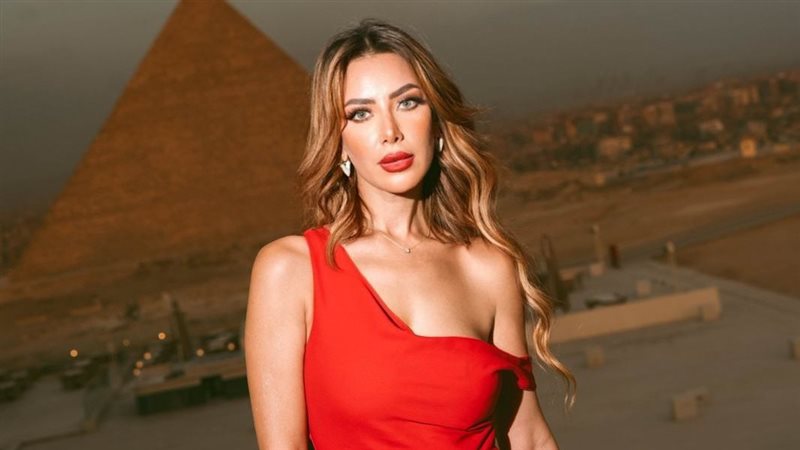 هبة عبد العزيز
