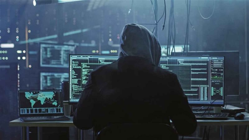 تعبيرية لقراصنة الإنترنت