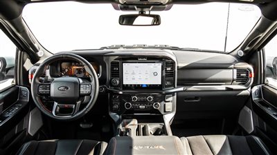 فورد F-150 رابتور R 2025: باجا بلاستر مثالية للقيادة اليومية (صور)
