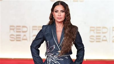 مهرجان البحر الأحمر يشهد تألق النجمات بإطلالات ساحرة في يومه الثالث