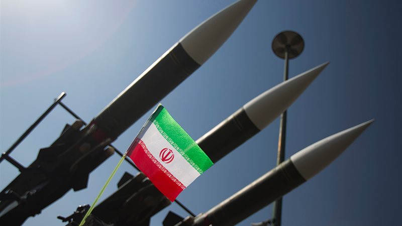 إيران تطلق صاروخ محلي الصنع