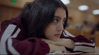 تيا تفاجئ الجمهور.. انقلاب الأحداث في الحلقات الأخيرة من مسلسل «ميدتيرم»