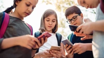 أستراليا تحظر استخدام الأطفال دون 16 عاماً لوسائل التواصل الاجتماعي 