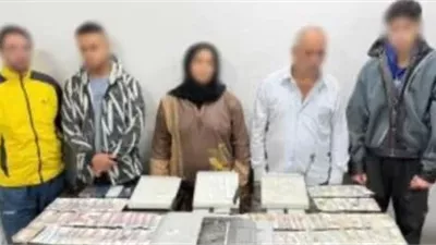 5 متهمين وضبط العملات المزيفة.. تفاصيل عن عملية تزوير كبرى