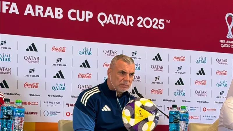 مدرب منتخب الإمارات 