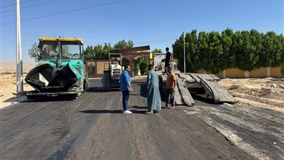 وما زال التطوير قائما.. مشروعات الرصف وإنشاء الكباري لا تتوقف في قنا