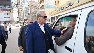 محافظ الغربية يتواجد ميدانياً بطنطا ويحل تكدس المواصلات خلال ساعة الذروة