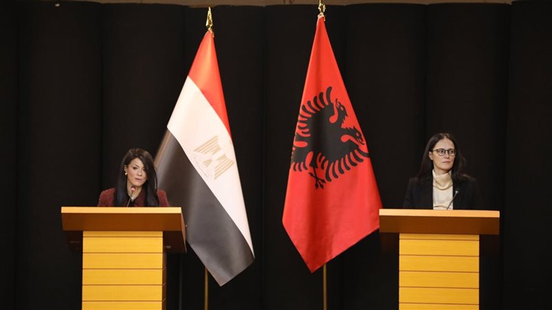 وزيرة التخطيط ونظيرتها الألبانية 