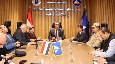 في اليوم الثاني .. محافظ دمياط يتابع سير العملية الانتخابية بعد فتح اللجان