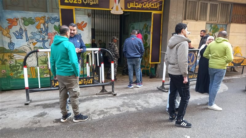 توافد الناخبين على مدرسة بورسعيد الخاصة بالمطرية