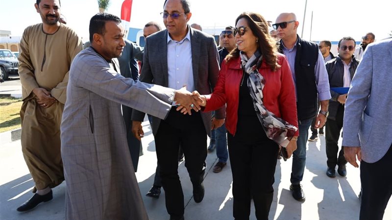 جولة الوزيرة