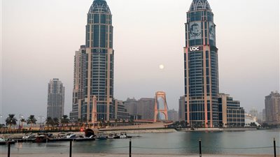 قطر تعلن عودة الحركة المرورية لطبيعتها بعد الأمطار والعواصف الجوية