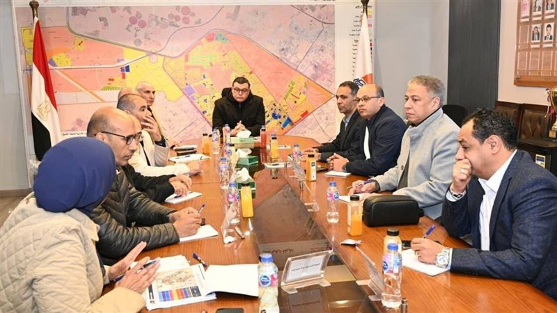 وزير الاسكان والمرافق والمجتمعات العمرانية