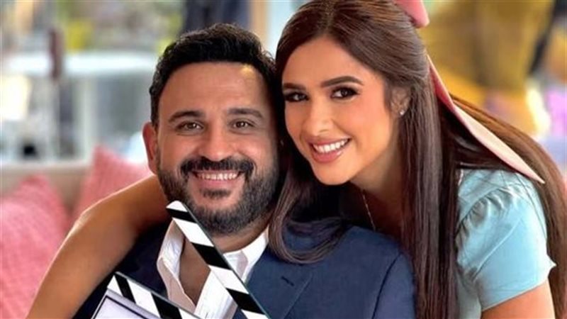 ياسمين عبد العزيز وأكرم حسني