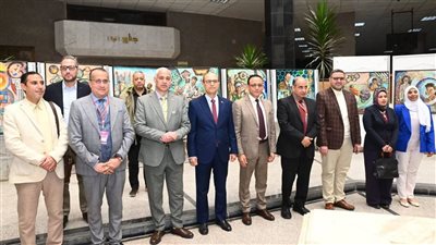 الدكتور المنشاوي يفتتح معرض مسابقة «موديل بالألوان الزيتية» لطلاب قسم التصوير