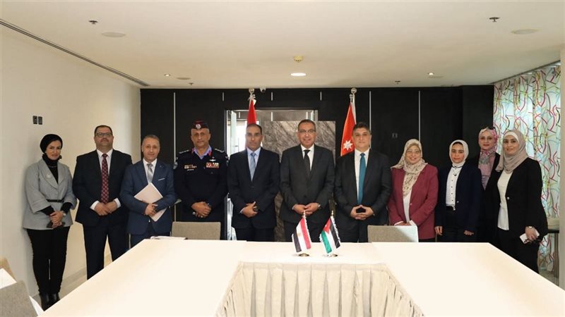 وفد من وزارة النقل