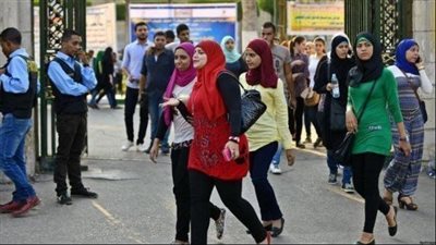 الفصل من الكلية لمدة لا تجاوز شهراً.. عقوبات تأديبية لطلاب الجامعات