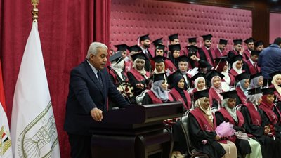 صديق: الأزهر يسعي لتخريج أطباء لا يقتصر عطاؤهم على المعرفة العلمية فقط