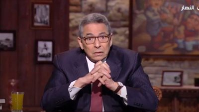  محمود سعد ينتقد التصوير أمام الكعبة.. ده مكان ليه وقاره
