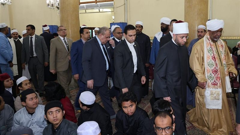 وزير الأوقاف يشهد احتفال الليلة الختامية لمولد الإمامين 