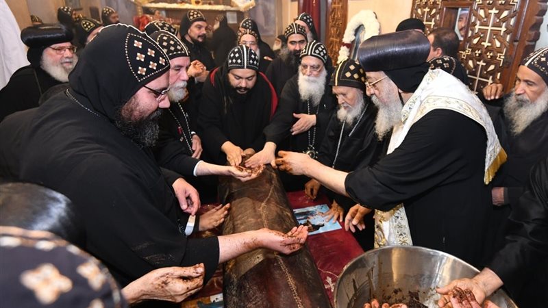 طيب جسد القديس يحنس كاما 