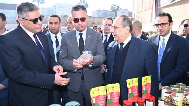 وزير التموين ومحافظ الجيزة 