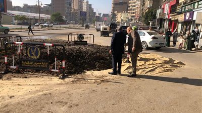 محافظ الدقهلية يوجه برفع آثار الحفر وإعادة الحركة المرورية لشارع قناة السويس