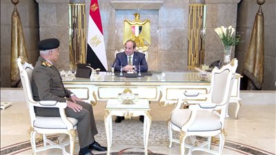 الرئيس السيسي يستقبل القائد العام للقوات المسلحة ووزير الدفاع والإنتاج الحربي 