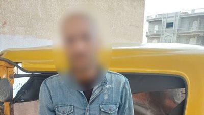  «خارج على القانون».. ضبط سائق توك توك بدون لوحات للدعاية الانتخابية بالبحيرة