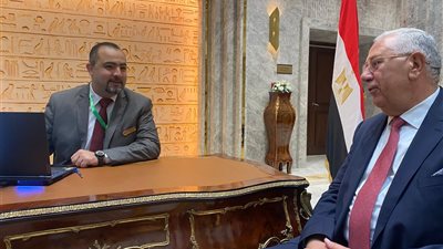 أمين الجبهة الوطنية بعد تسلمه كارنيه «النواب»: مسؤولية كبرى والأولوية للمواطن والوطن 