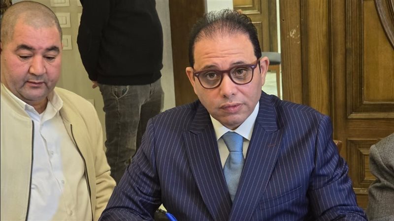ياسر حسان يتقدم بأرواق ترشحه لرئاسة حزب الوفد