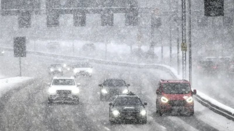 موجة برد قارس تعطل السفر في باريس وأمستردام ولندن
