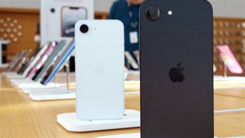 هاتف iPhone 17e