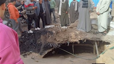 هبوط أرضي بأحد الشوارع  فى العياط بعد كسر بماسورة مياة