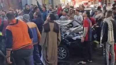سقوط سيارة ملاكي من أعلى كوبري أكتوبر أمام نادي السكة الحديد