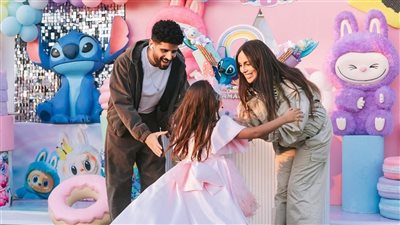 حمدي الميرغني وإسراء عبد الفتاح يحتفلان بعيد ميلاد ابنتهما
