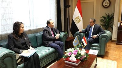 وزير الصحة يبحث مع سفير كازاخستان التعاون في تكنولوجيا تصنيع الأدوية