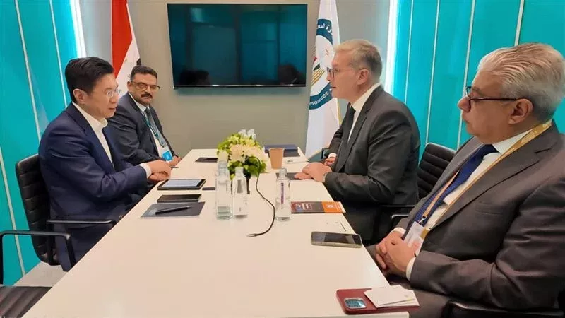 المهندس كريم بدوي خلال الإجتماع