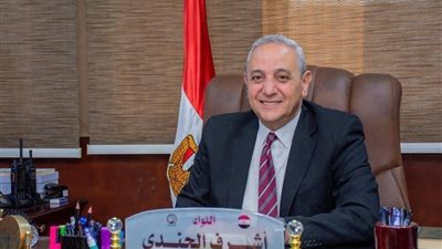 محافظ الغربية يتابع ممرات المشاة الفسفورية بشارع البحر