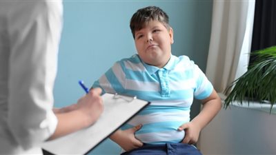 دراسة إسبانية تحذّر: قلة النوم ترفع خطر السمنة لدى الأطفال بنسبة 70%