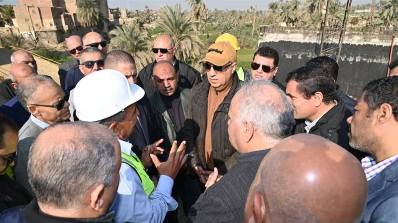  وزير الموارد المائية والري