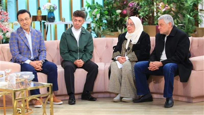 معكم منى الشاذلي