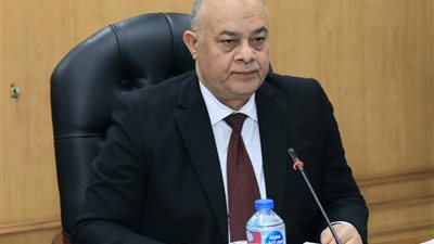 سكرتير عام الجيزة يتابع الخطة الاستثمارية وتقنين أراضي الدولة والتصالح