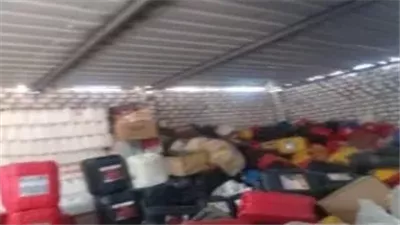 ضبط مخزن غير مرخص لتعبئة زيوت سيارات مجهولة المصدر بسوهاج