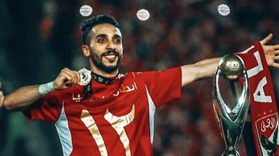 شوبير يكشف كواليس رحيل محمد عبد الله.. واستمرار كريم فؤاد في الأهلي 